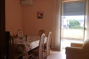 Appartamento in centro a Siderno, zona mare