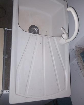 LAVELLO ELLECI con rubinetto 