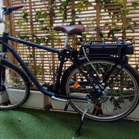 bicicletta elettrica uomo 28 pari al nuovo
