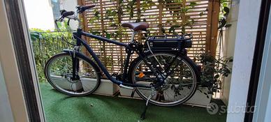 bicicletta elettrica uomo 28 pari al nuovo