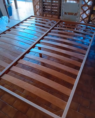 Rete matrimoniale in legno