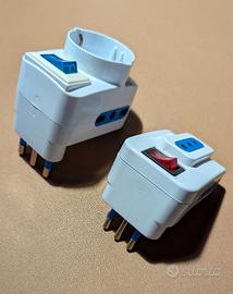 Due prese triple Safelink, con interruttore