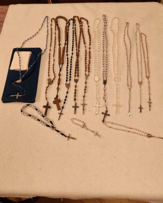 collezione di 15 rosari vintage assortiti