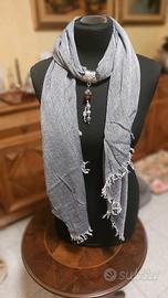 sciarpa foulard c pendente  fermaglio- artigianato
