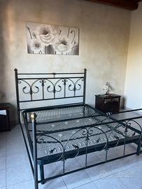 Letto in ferro battuto con rete