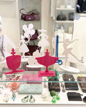 ESPOSITORI E BIJOUX CHIC E MODERNI