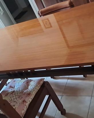 Tavolo in formica gambe in legno