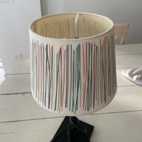 Lampada da tavolo con paralume fantasia