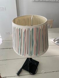 Lampada da tavolo con paralume fantasia