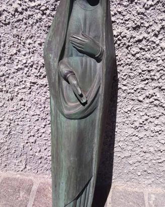 Statua