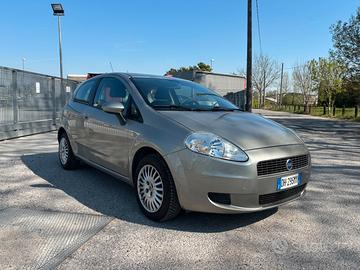 FIAT Grande Punto - solo 100.000 KM