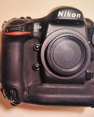 Nikon D4S