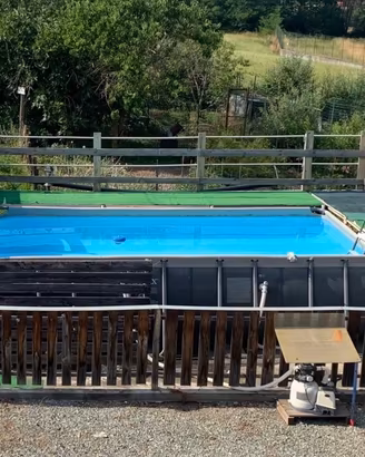 Piscina fuori terra con pompa a sabbia e accessori
