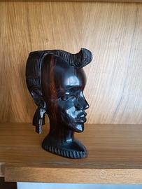 Statua donna africana