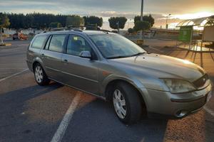Auto Ford mondeo station wagon