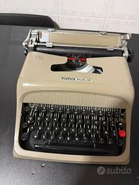 Macchina da scrivere Olivetti Studio 44 anni ‘50