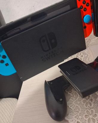 Nintendo Switch completa e con gioco