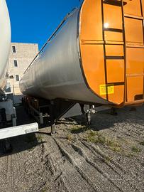 Semirimorchio cisterna adr coibentata 5 scomparti