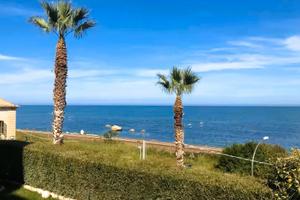 Oasi vista Mare con Giardino Recintato