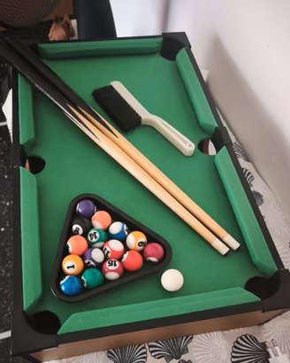 Gioco mini  biliardo classico da tavolo con stecch