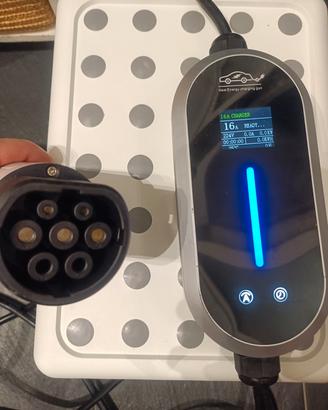 carica batteria auto elettrica