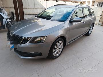 Skoda Octavia DSG metano full tagliandata pochi km