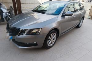 Skoda Octavia DSG metano full tagliandata pochi km