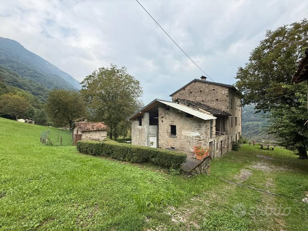 Rustico / Casale di 8585 m² a Parlasco - Vista 3