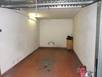 Garage a Mezzana