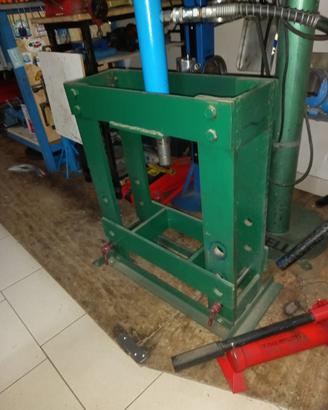 Pressa idraulica da 25T