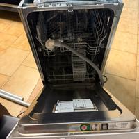 Lavastoviglie Indesit