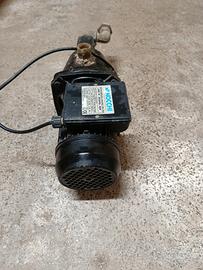 pompa autodescante