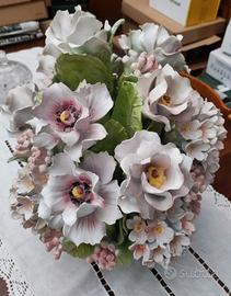 centro tavola fatto a mano con fiori