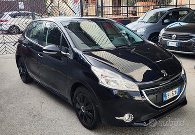 Peugeot 208 1.2 VTi 82 CV SENZA 1 PECCA