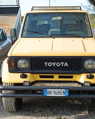 Toyota Land Cruiser 1989 4x4 - 2.4 td Lb automobil