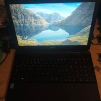 Travelmate p256 i3: HD, tastiera e batteria NUOVI