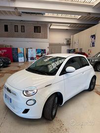 Fiat 500 500e Berlina 42 kWh Icon