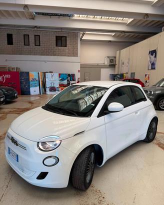 Fiat 500 500e Berlina 42 kWh Icon