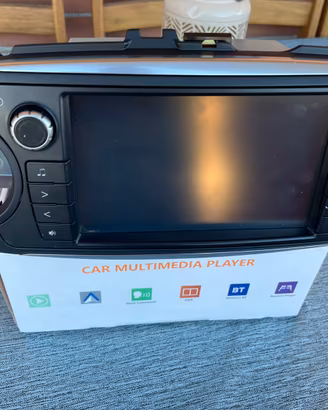 Toyota yaris hybrid stereo e navi