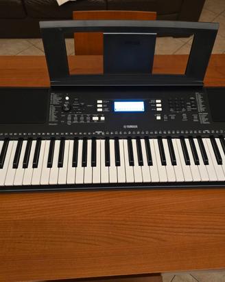Tastiera digitale Yamaha PSR-E373 + custodia