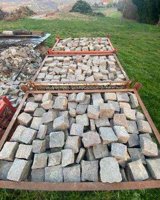 70 mq. Cubetti Porfido rosso del Trentino