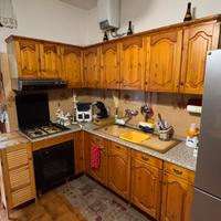 Cucina angolare in legno
