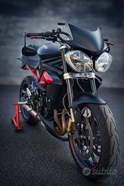 Triumph Street Triple 675 R – 16.000 km – Perfetta
