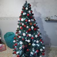 Albero di natale con palline