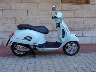 Piaggio Vespa 250 GTS usata in vendita