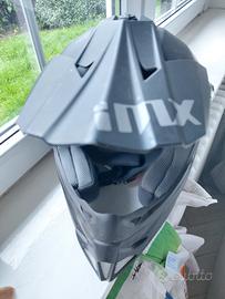 casco  NUOVO moto taglia L 