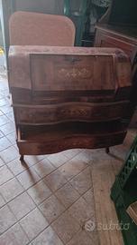 Scrittoio e tavolino espositore antico