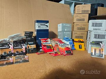 LOTTO DI BATTERIE E PILE DI VARIO TIPO