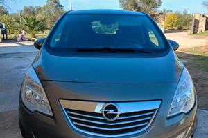 opel meriva b 2010