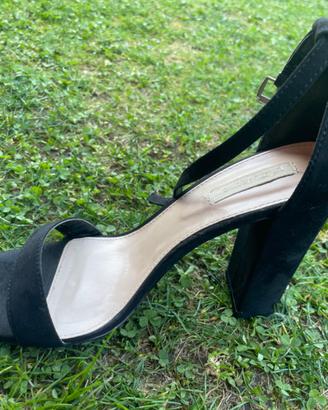 Sandali  Prima Donna in camoscio con tacco